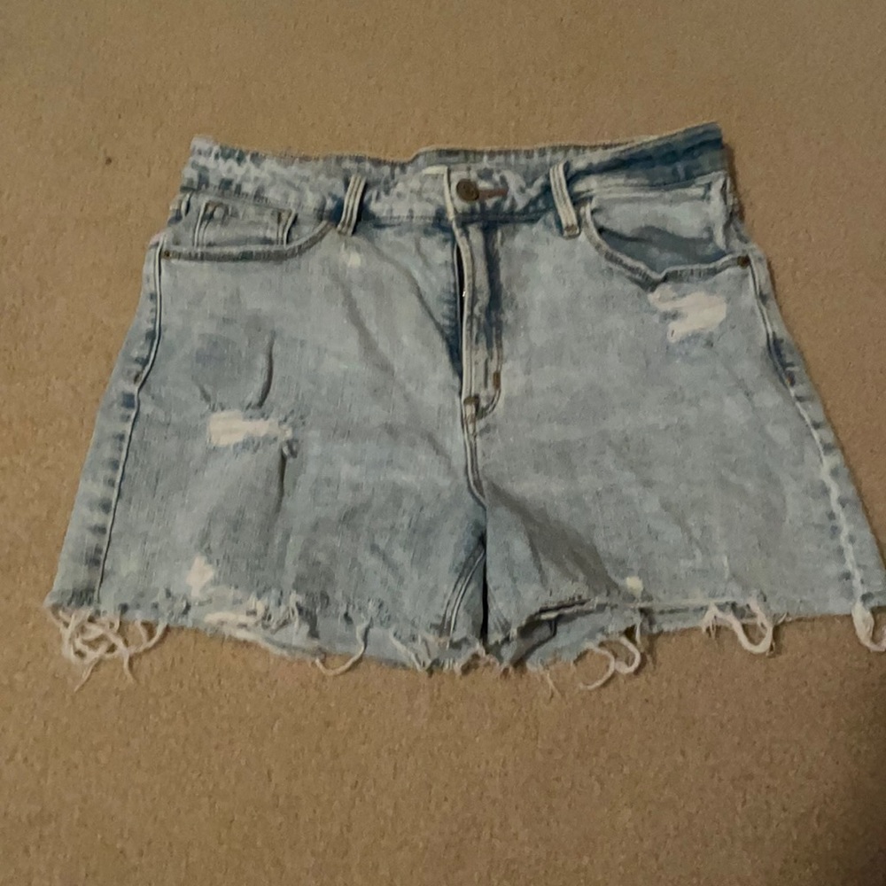 Mid to high rise acid wash shorts